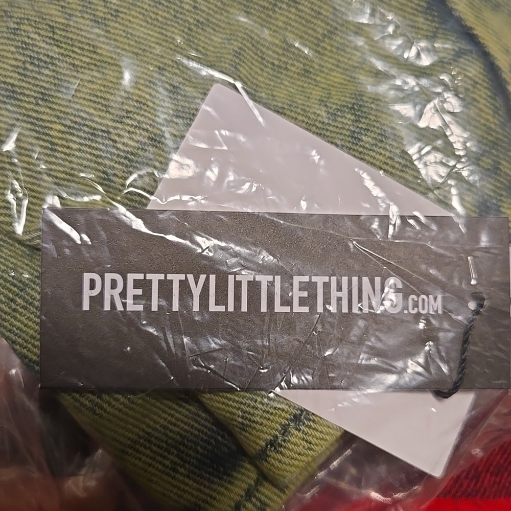 NWT PrettyLittleThing Green Tint Vintage Wash Low Rise Denim Mini Skirt - Picture 6 of 10